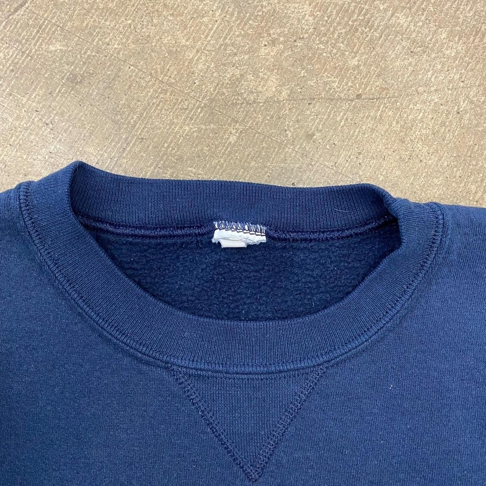 Vintage Russell Athletic 90s Blank Essential Crewneck Sweatshirt Size Large - Picture 2 of 6